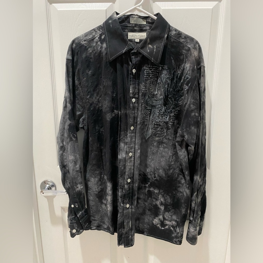 Eighty-Eight Brand Men’s XL Long Sleeve Shirt. Stylish. Very gently worn.
